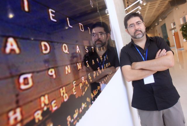 Rubio Ahumada acerca a La Mar de Arte Dislocaciones, recopilación de imágenes y testimonios de personas que viven fuera de su país - 2, Foto 2