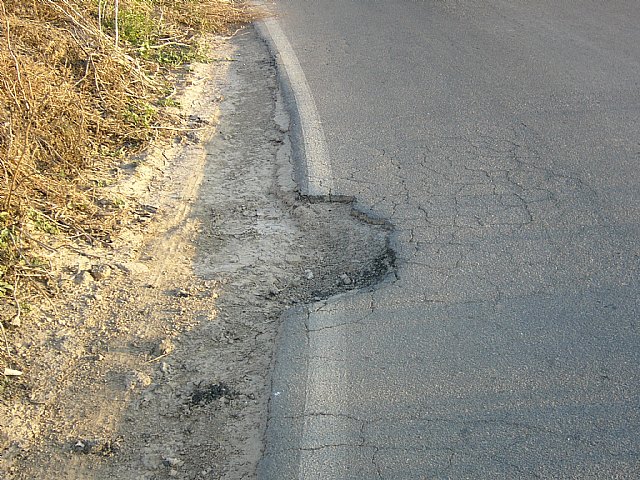 El PSOE exige la reparación de la carretera de la Malvaloca, con graves desperfectos solo un año y medio después de su reasfaltado - 3, Foto 3
