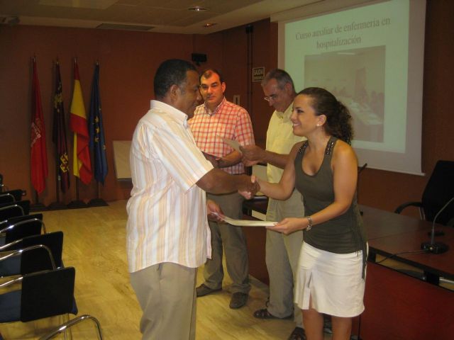 Diplomas para los alumnos del proyecto 'Trabajo solidario' - 2, Foto 2