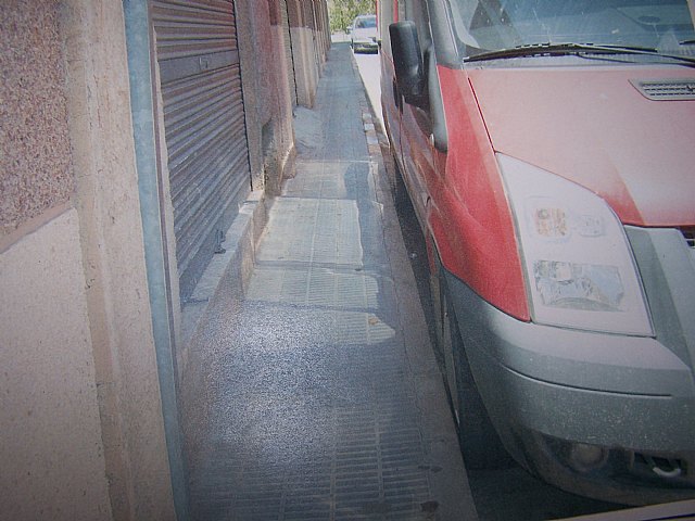 El PSOE denuncia que la eliminación de barreras arquitectónicas de La Viña lleva paralizada año y medio - 3, Foto 3