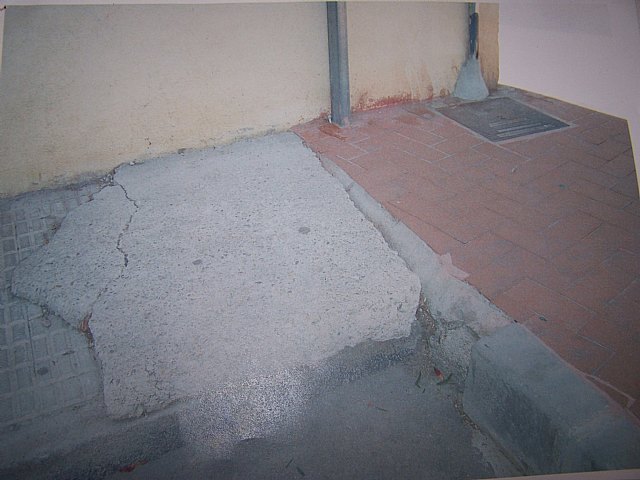 El PSOE denuncia que la eliminación de barreras arquitectónicas de La Viña lleva paralizada año y medio - 4, Foto 4