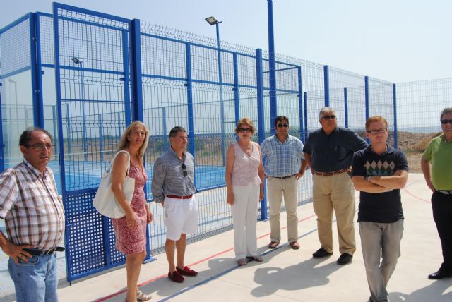 La Alcaldesa inaugura dos pistas de pádel y una polideportiva en La Manga - 1, Foto 1