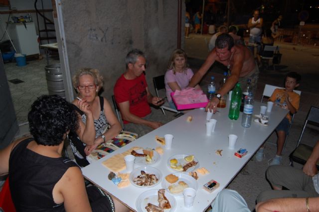 Una gran parrillada conquista la jornada sabatina de las fiestas del barrio del Carmen torreño - 3, Foto 3