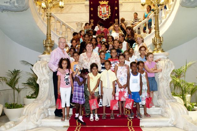 Medio centenar de niños saharauis pasan este verano con familias cartageneras - 2, Foto 2