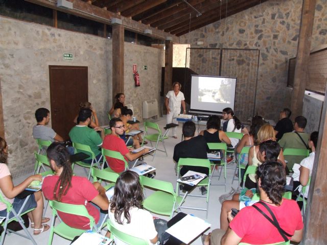 Treinta alumnos recuperan la Blanca Medieval en un taller de paisaje urbano - 1, Foto 1