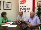 Los mayores de San Jos de la Vega trasladan su malestar al Grupo Socialista por los incumplimientos y ninguneo del PP