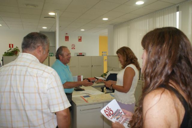 UGT y CCOO visitan San Javier dentro de la campaña informativa y de movilizaciones previa a la Huelga General del próximo 29 de septiembre - 1, Foto 1