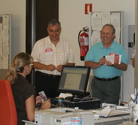 UGT y CCOO visitan San Javier dentro de la campaña informativa y de movilizaciones previa a la Huelga General del próximo 29 de septiembre - 2, Foto 2