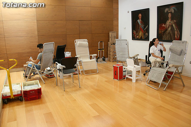 Medio centenar de voluntarios han participado en la maratn de hemodonacin que se ha llevado a cabo en el saln de plenos del ayuntamiento de Totana - 3