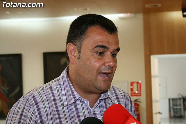 Medio centenar de voluntarios han participado en la maratn de hemodonacin que se ha llevado a cabo en el saln de plenos del ayuntamiento de Totana - 19