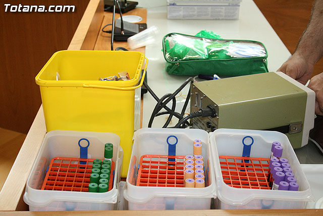 Medio centenar de voluntarios han participado en la maratn de hemodonacin que se ha llevado a cabo en el saln de plenos del ayuntamiento de Totana - 22