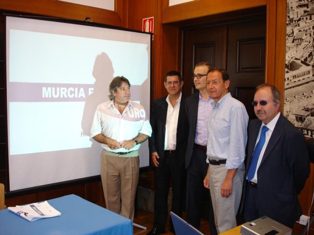 El Alcalde Cámara recibe los primeros bocetos para el futuro Museo de Arte, Diseño y Medio Ambiente de Murcia - 1, Foto 1