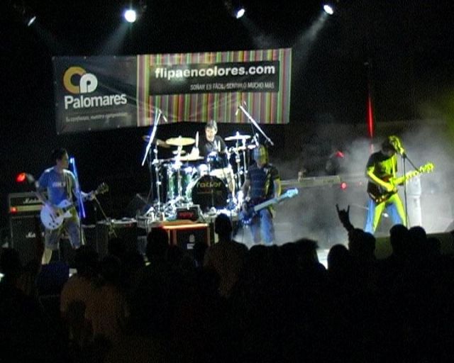 El festival ´flipaencolores.com´ recauda más de 1.000 kilos de comida para Cáritas, Foto 1