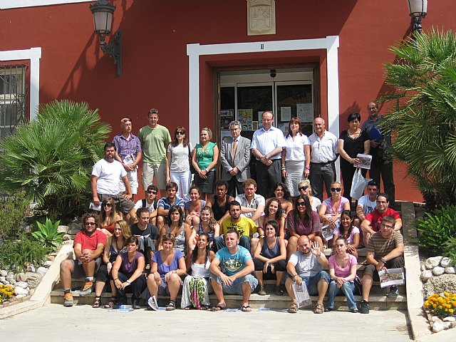 Jóvenes europeos y asiáticos finalizan el campo de trabajo de arqueología de Alhama, Foto 1