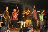 Numeroso público disfrutó con el concierto del grupo 'Malvariche'