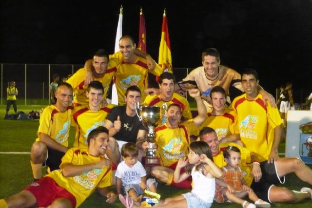 El equipo de La Hoya se proclama campeón de las 12 horas de fútbol 7, organizadas por la concejalía de Deportes, Foto 1