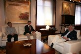 El presidente de la Comunidad recibe a la junta directiva de la Asociacin Murciana de la Empresa Familiar (Amefmur)