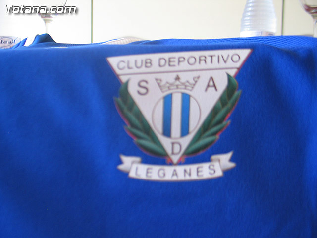 Las instalaciones deportivas municipales acogen los entrenamientos de la pretemporada del C.D. Legans, que milita en 2ª Divisin B - 1