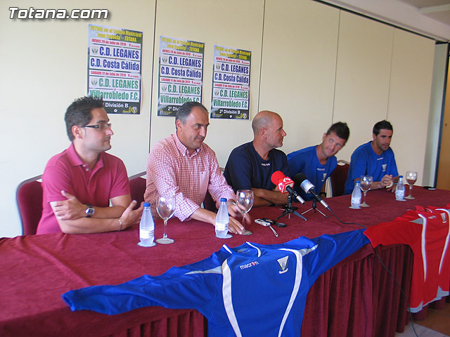 Las instalaciones deportivas municipales acogen los entrenamientos de la pretemporada del C.D. Legans, que milita en 2ª Divisin B - 2