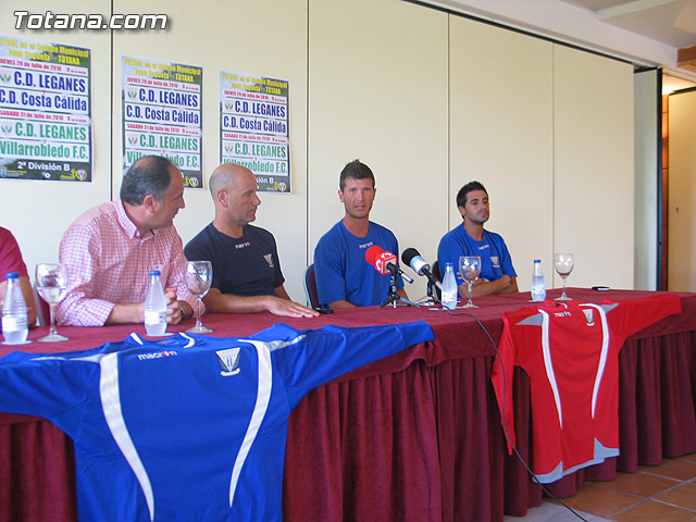Las instalaciones deportivas municipales acogen los entrenamientos de la pretemporada del C.D. Legans, que milita en 2ª Divisin B - 13