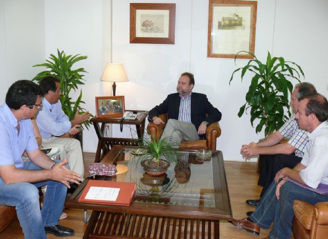 La Consejería de Educación y el Ayuntamiento llegan a un acuerdo para la construcción de un nuevo colegio para Jumilla - 1, Foto 1