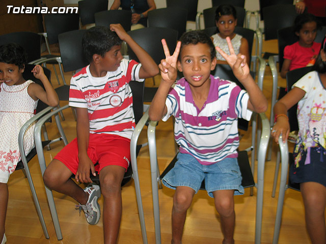 Autoridades municipales reciben a los siete niños saharauis y a las familias totaneras que los acogen durante los meses de julio y agosto - 2