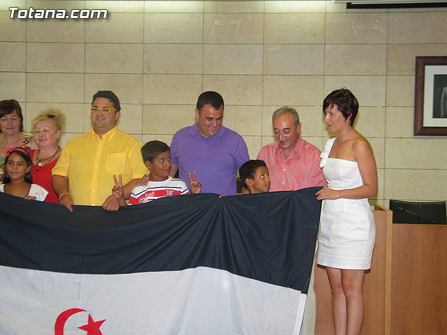 Autoridades municipales reciben a los siete niños saharauis y a las familias totaneras que los acogen durante los meses de julio y agosto - 32