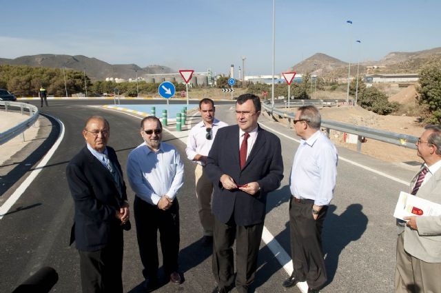 Se abre al tráfico la nueva rotonda de acceso al Valle de Escombras - 5, Foto 5