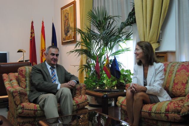González Tovar se reunió con la nueva delegada de la Agencia Tributaria - 1, Foto 1
