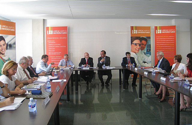 El Consejo Interuniversitario informa favorablemente sobre impartir los grados de Nutrición y Enfermería en el Campus de Lorca - 1, Foto 1