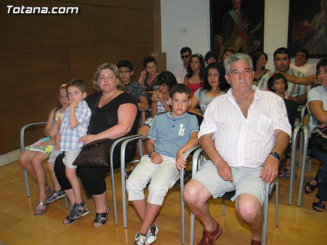 El concejal de Nuevas Tecnologas clausura el primer semestre de 2010 del proyecto RAITOTANA con la entrega de diplomas a los alumnos - 2