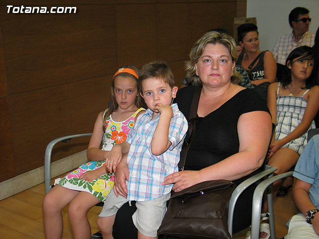 El concejal de Nuevas Tecnologas clausura el primer semestre de 2010 del proyecto RAITOTANA con la entrega de diplomas a los alumnos - 3