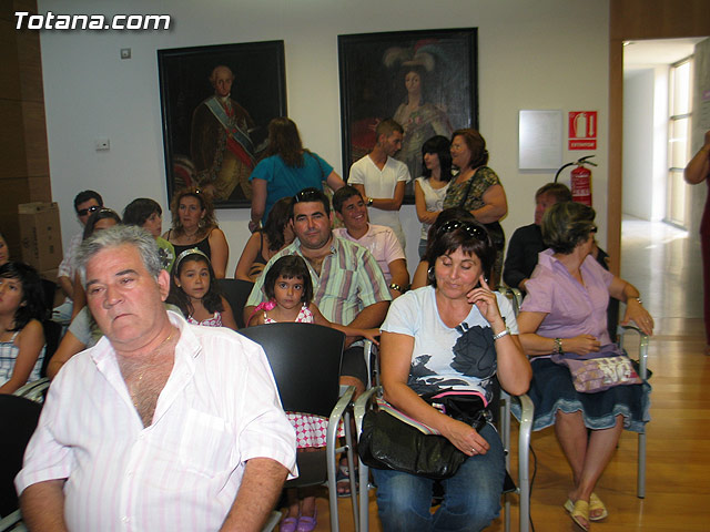 El concejal de Nuevas Tecnologas clausura el primer semestre de 2010 del proyecto RAITOTANA con la entrega de diplomas a los alumnos - 9