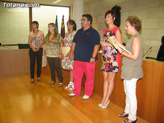 El concejal de Nuevas Tecnologas clausura el primer semestre de 2010 del proyecto RAITOTANA con la entrega de diplomas a los alumnos - 13