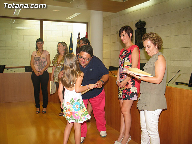 El concejal de Nuevas Tecnologas clausura el primer semestre de 2010 del proyecto RAITOTANA con la entrega de diplomas a los alumnos - 14