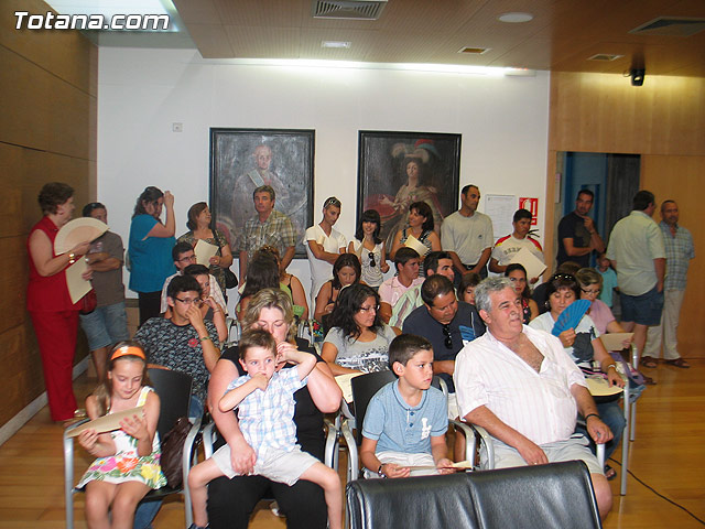 El concejal de Nuevas Tecnologas clausura el primer semestre de 2010 del proyecto RAITOTANA con la entrega de diplomas a los alumnos - 21