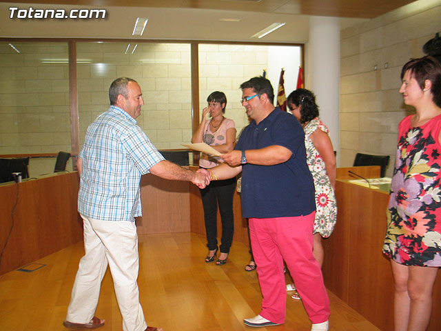 El concejal de Nuevas Tecnologas clausura el primer semestre de 2010 del proyecto RAITOTANA con la entrega de diplomas a los alumnos - 24