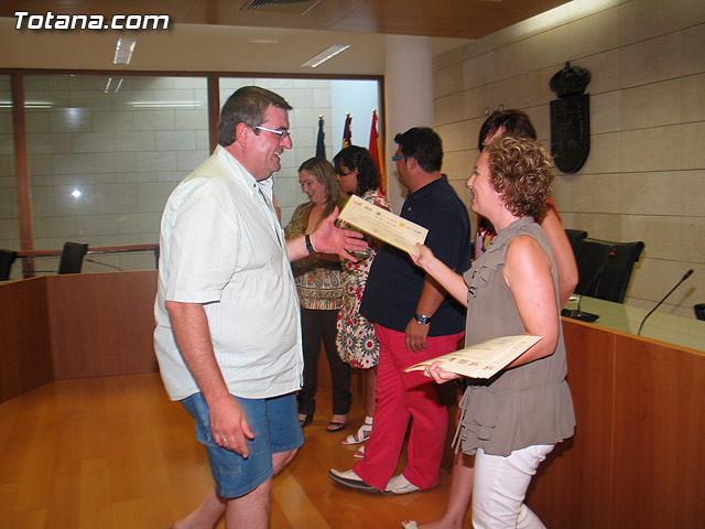 El concejal de Nuevas Tecnologas clausura el primer semestre de 2010 del proyecto RAITOTANA con la entrega de diplomas a los alumnos - 25