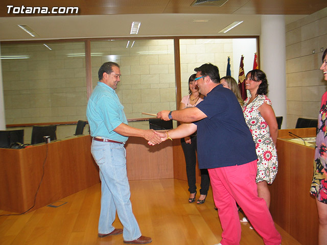 El concejal de Nuevas Tecnologas clausura el primer semestre de 2010 del proyecto RAITOTANA con la entrega de diplomas a los alumnos - 26