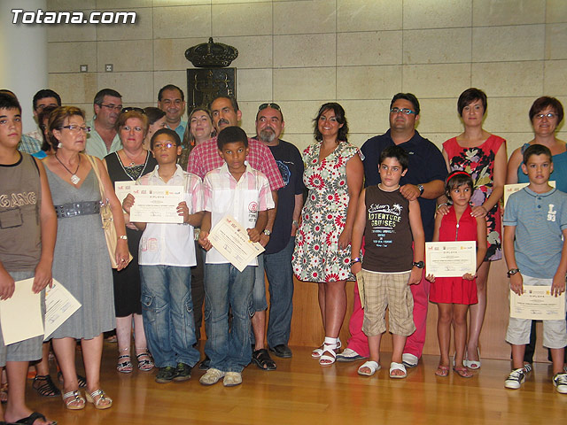 El concejal de Nuevas Tecnologas clausura el primer semestre de 2010 del proyecto RAITOTANA con la entrega de diplomas a los alumnos - 35