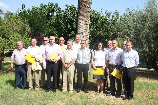 La Comunidad entrega 56 equipos de contenedores soterrados a 12 municipios de la Región - 1, Foto 1