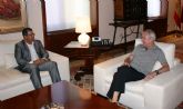 Blaya se entrevista con el presidente Valcrcel