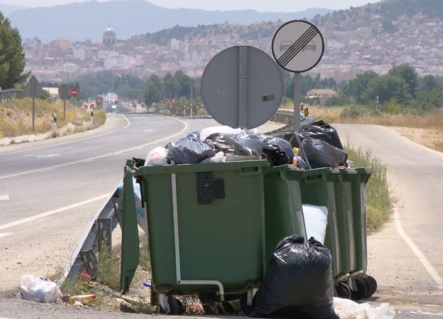 El PSOE de Yecla insiste que hay incumplimientos de La Generala en el contrato de las basuras - 1, Foto 1