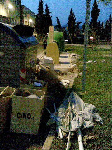 El PSOE denuncia el estado de los contenedores soterrados en una urbanización de Torreagüera un año después de su instalación - 1, Foto 1