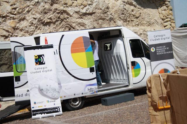 Comienzan los talleres de internet en pedanías con el Aula Móvil de 'Ciudad Digital' - 1, Foto 1