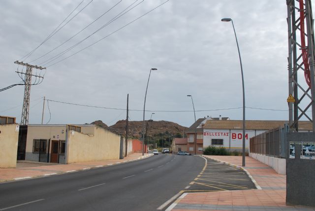 Siguen ejecutándose obras de nuevo alumbrado público en calles de la ciudad - 2, Foto 2