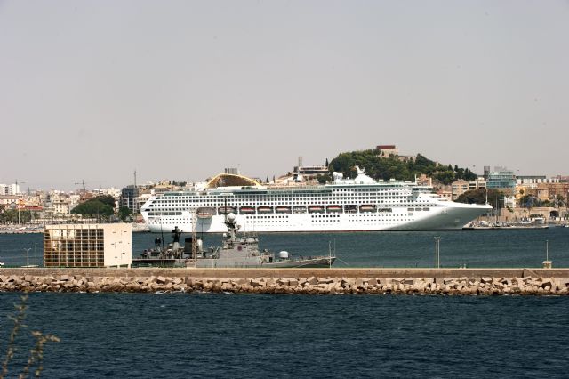El Oceana vuelve a llenar las calles de la ciudad de turistas extranjeros - 2, Foto 2