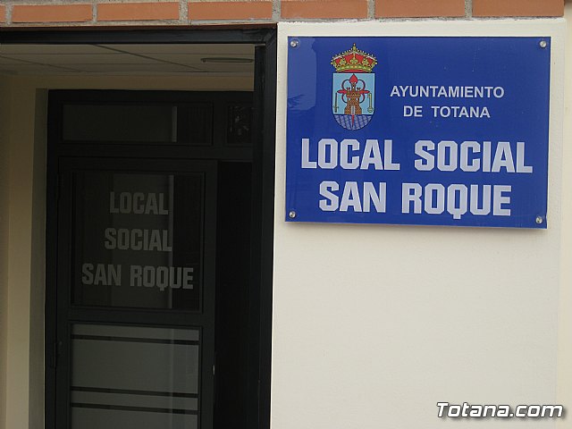 El concejal de Nuevas Tecnologas visita el aula de informtica del Centro Social del barrio de San Roque - 4