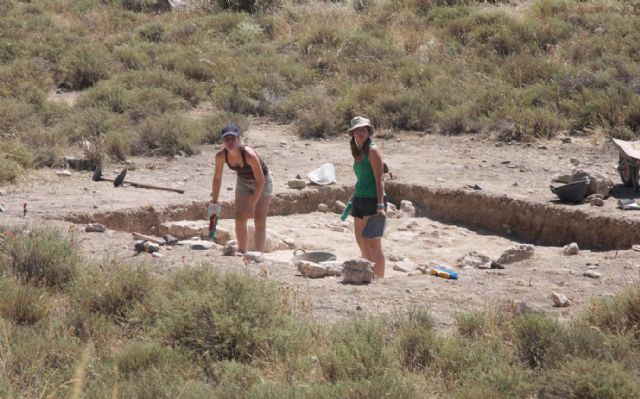 La Universidad de Murcia realiza un proyecto de investigación en el yacimiento de Los Villaricos - 2, Foto 2