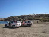 Cruz Roja de guilas lleva a cabo un rescate mltiple en la Playa de Matalentisco